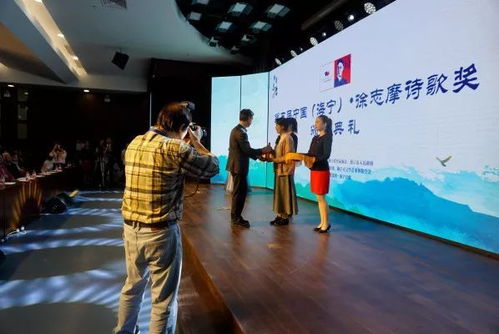 頒獎禮儀服務彰顯文明，志愿服務助力徐志摩詩歌節服裝服飾批發